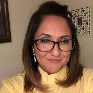 Meet your Posher, Liz